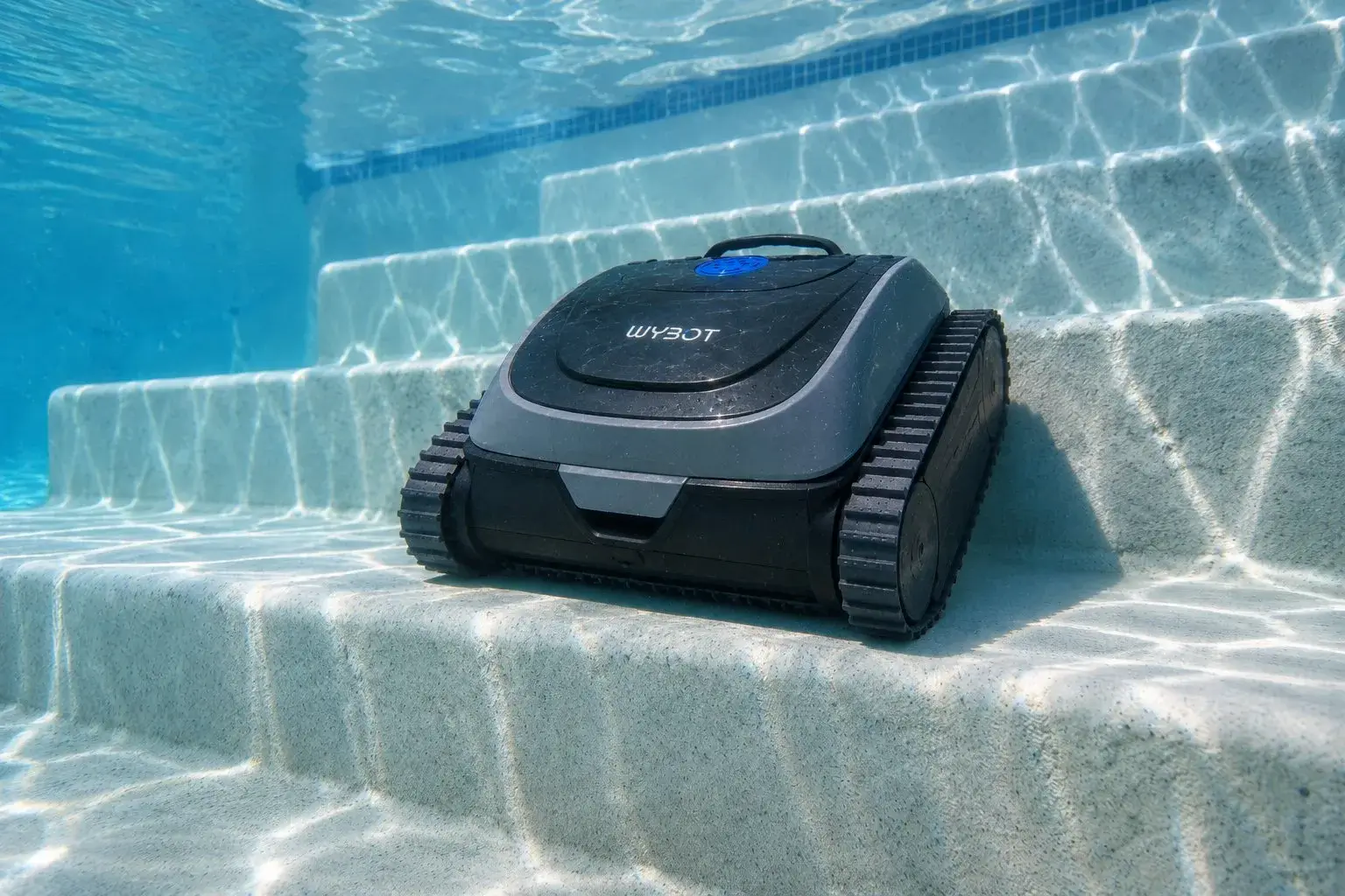 Wybot C1 robot piscine escalier immergé nettoyage marches