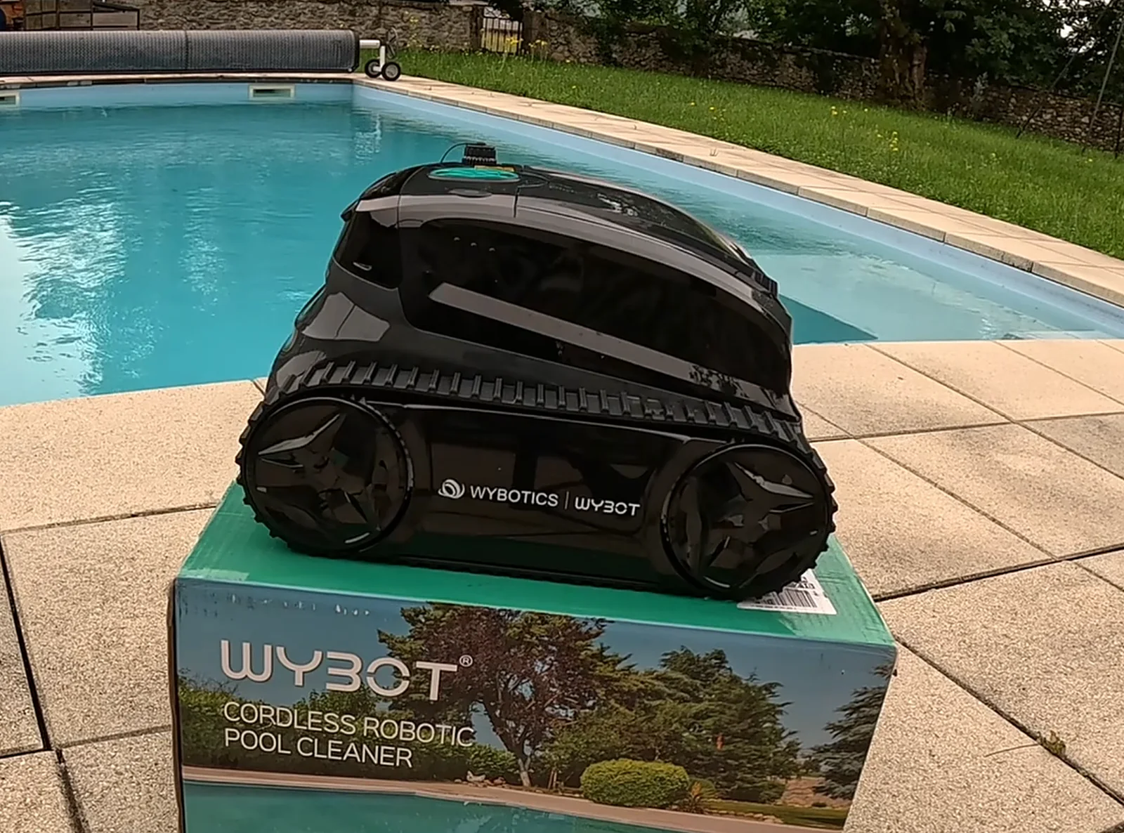 Robot piscine Wybot S2 testé par Piscine Verdict