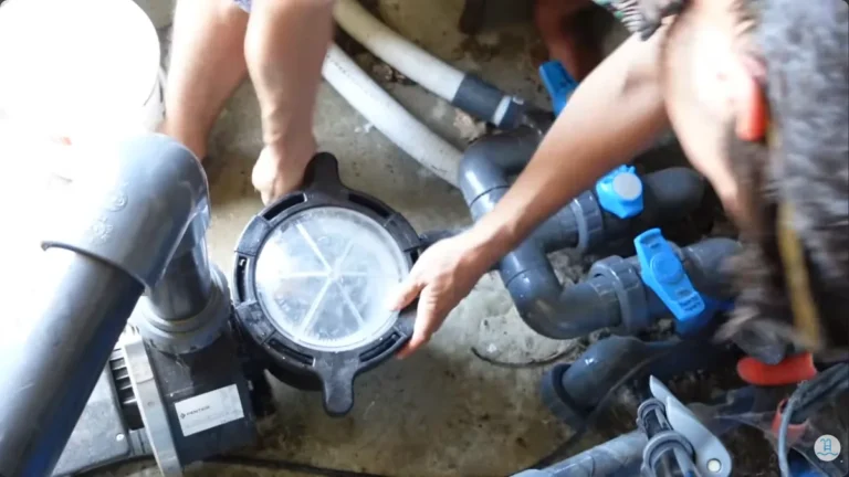 Couvercle de préfiltre de pompe de piscine serré à la main
