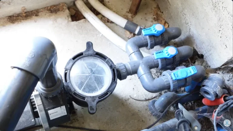 Préfiltre de pompe de piscine à couvercle transparent et vannes d'aspiration bleues