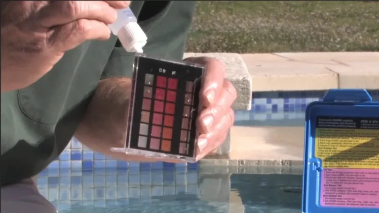 Trousse de test pour contrôler l'eau et le stabilisant d'une piscine